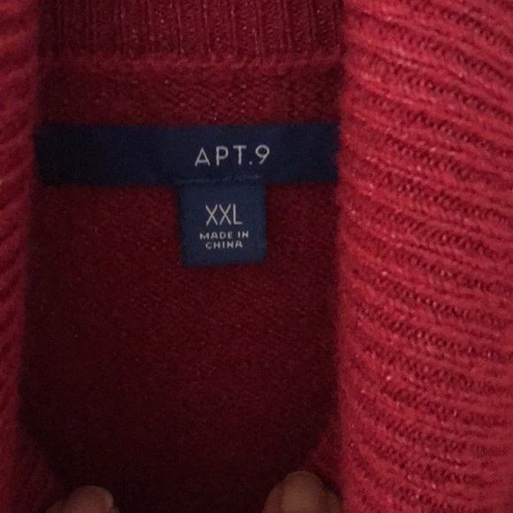 Sweater - Picture 2 of 5